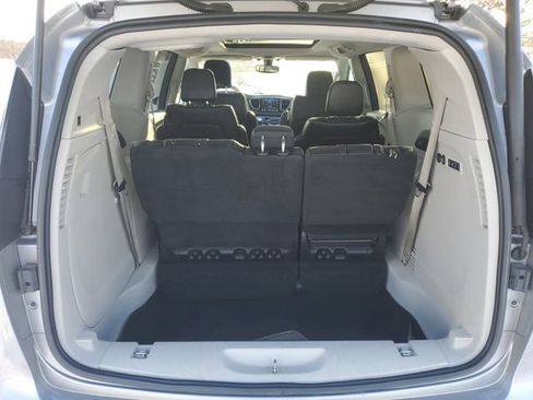 Used 2018 Chrysler Pacifica Limited image 6