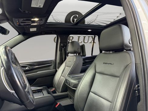 Used 2021 GMC Yukon Denali w/ Denali Ultimate Package image 8