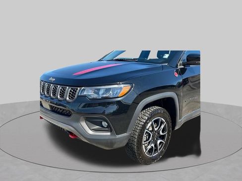 Certified 2024 Jeep Compass Trailhawk w/ Trailhawk Convenience Group AWD/4WD image 14