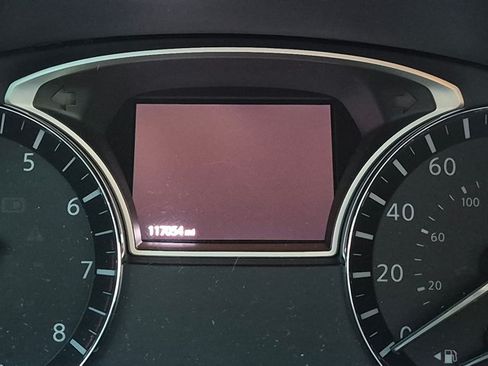 Used 2020 Nissan Pathfinder SL FWD image 3