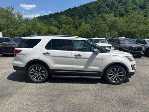 Used 2016 Ford Explorer Platinum AWD/4WD image 2