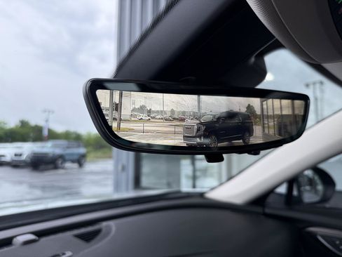 Used 2023 Buick Envision Avenir AWD/4WD image 31