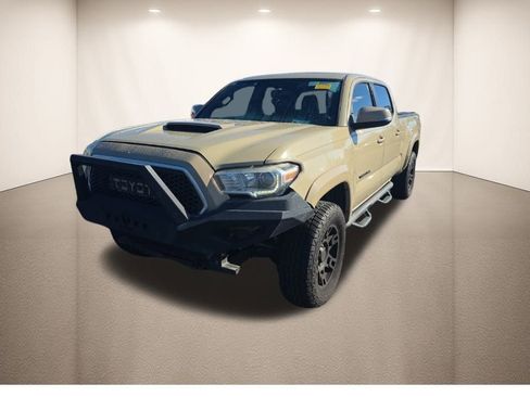 Used 2016 Toyota Tacoma TRD Sport w/ Premium & Technology Package image 9