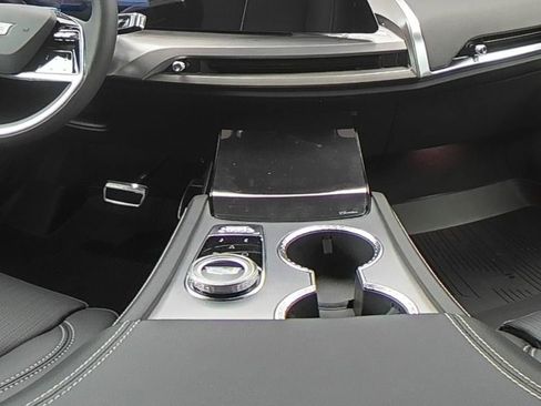 New 2026 Cadillac Vistiq Luxury w/ LPO, Floor Liner Package image 13