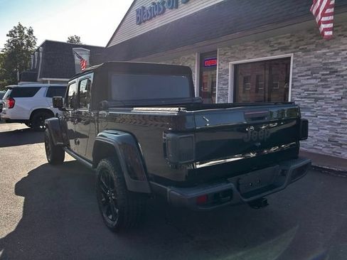 Used 2022 Jeep Gladiator Sport AWD/4WD image 5