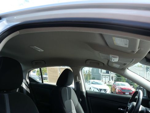 Used 2022 Nissan Sentra SV image 19