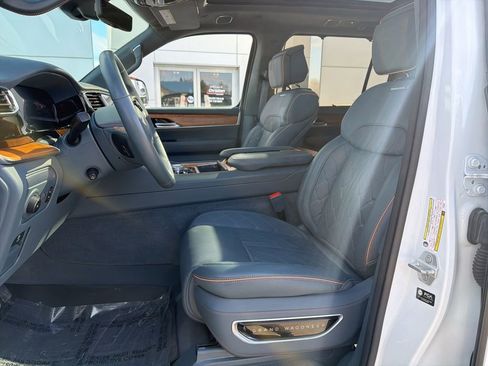 Used 2023 Jeep Grand Wagoneer Series III image 19