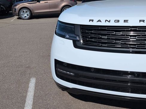 New 2026 Land Rover Range Rover Long Wheelbase SE AWD/4WD image 10