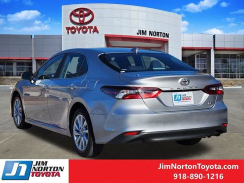 Used 2024 Toyota Camry LE image 7