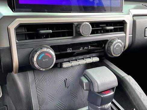 Used 2025 Toyota Tacoma TRD Off-Road image 23