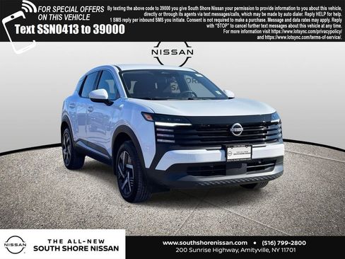 Used 2025 Nissan Kicks SV image 1