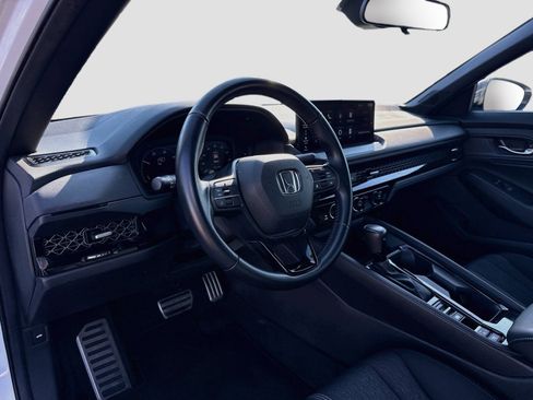 Used 2023 Honda Accord Sport image 9