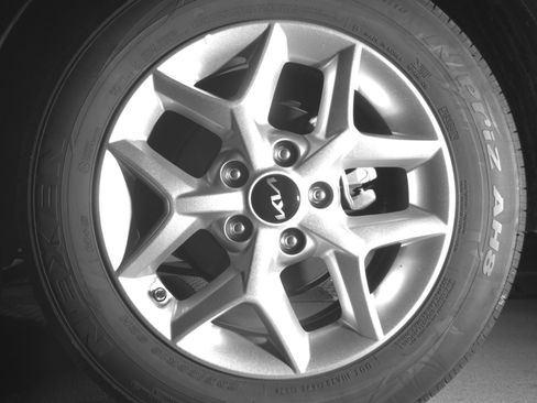 Used 2025 Kia Soul LX w/ LX Technology Package FWD image 14