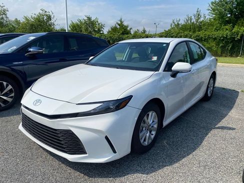 Used 2026 Toyota Camry LE FWD image 4