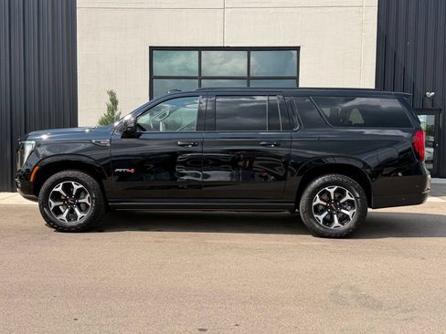 Used 2026 GMC Yukon XL AT4 w/ AT4 Premium Package AWD/4WD image 2
