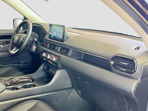 Used 2025 Honda Pilot Touring image 32