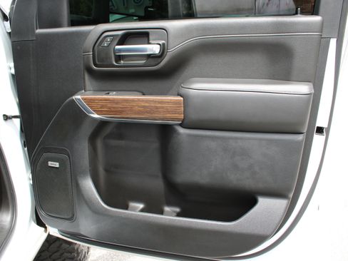 Used 2021 Chevrolet Silverado 2500 High Country w/ Z71 Off-Road Package AWD/4WD image 16
