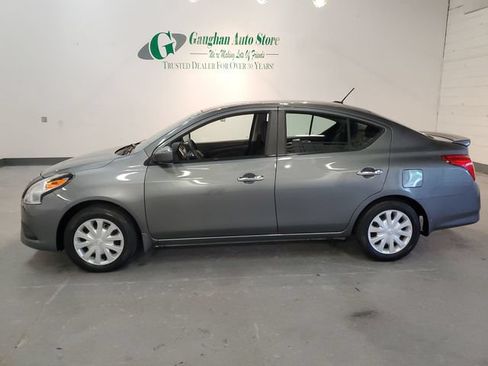 Used 2016 Nissan Versa SV w/ SV Tech Package FWD image 3