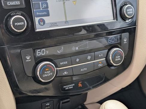 Used 2015 Nissan Rogue SV w/ SV Premium Package image 29