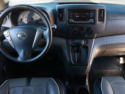 Used 2018 Nissan NV200 S image 2