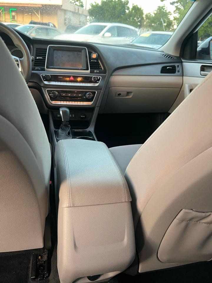 Used 2018 Hyundai Sonata SE FWD image 8