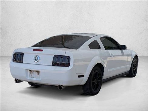 Used 2005 Ford Mustang Premium RWD image 5