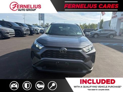 Used 2025 Toyota RAV4 XLE AWD/4WD image 7