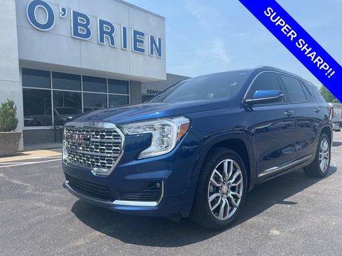 Used 2022 GMC Terrain Denali w/ Denali Premium Package AWD/4WD image 1