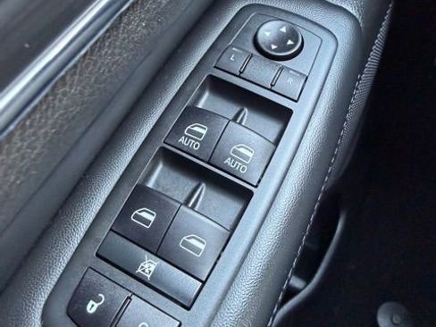Used 2021 Jeep Grand Cherokee Limited AWD/4WD image 18
