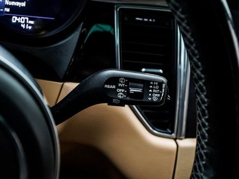 Used 2017 Porsche Macan S image 32