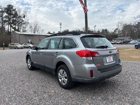 Used 2011 Subaru Outback 2.5i image 8