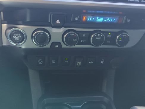 Used 2023 Toyota Tacoma Limited image 22