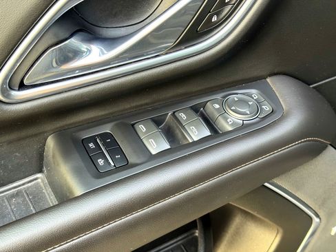 Used 2021 Chevrolet Tahoe High Country w/ Premium Package image 17