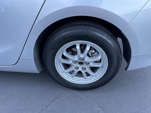 Used 2017 Toyota Prius Three Touring image 6