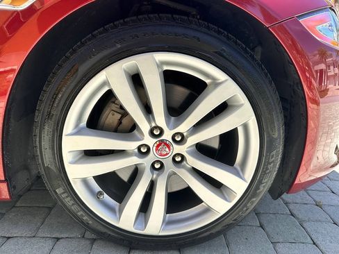Used 2014 Jaguar XJ L Portfolio RWD image 41