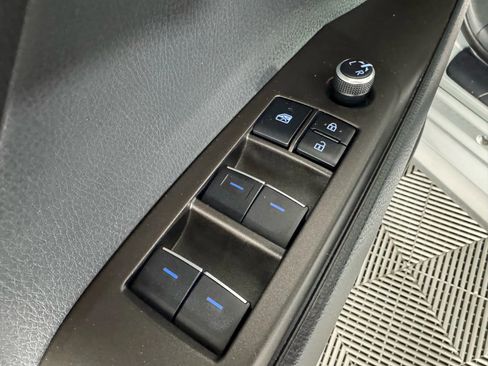 Used 2021 Toyota Camry XLE image 41