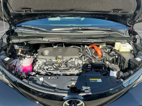 New 2026 Toyota Sienna XLE Woodland Edition image 18