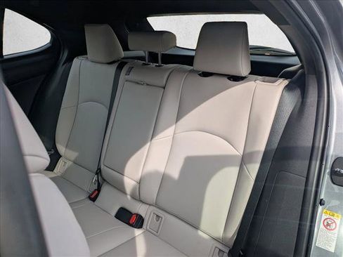 Used 2019 Lexus UX 250h AWD/4WD image 18