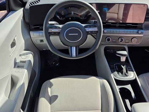 Used 2025 Hyundai Kona SE image 7