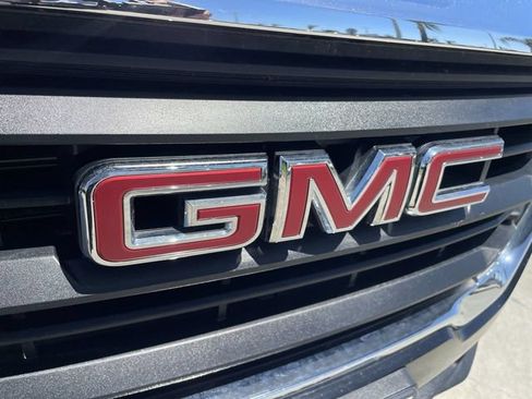 Used 2024 GMC Terrain SLE AWD/4WD image 30
