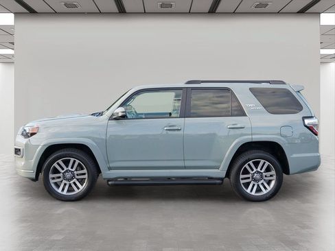 Used 2022 Toyota 4Runner TRD Sport w/ Technology Package AWD/4WD image 3