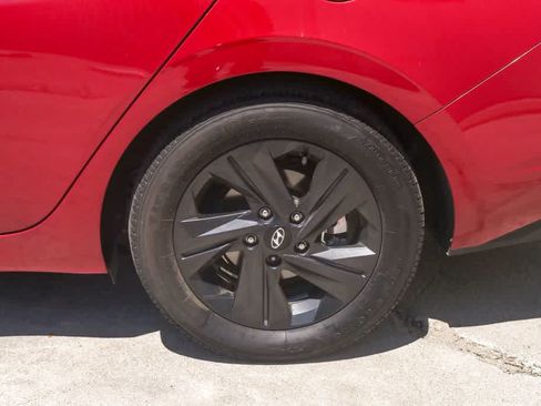 Used 2022 Hyundai Elantra Blue FWD image 6