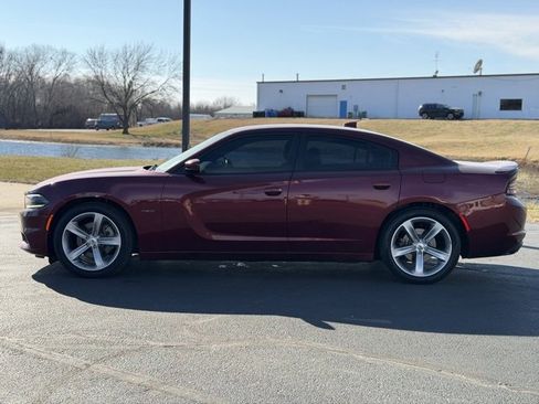 Used 2018 Dodge Charger R/T image 4