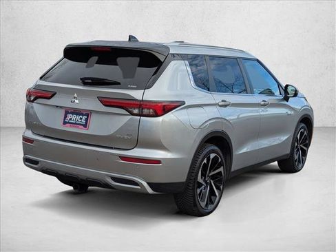 Used 2023 Mitsubishi Outlander SE image 5