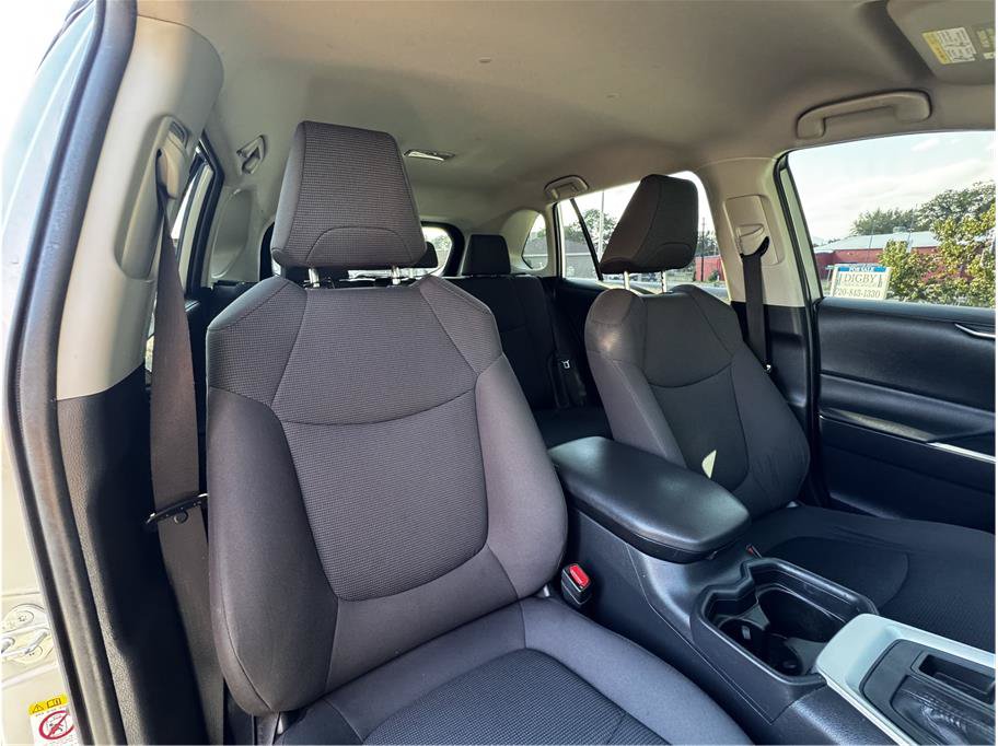 Used 2019 Toyota RAV4 LE w/ All Weather Liner Package AWD/4WD image 15
