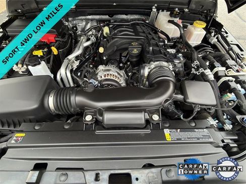 Used 2025 Jeep Gladiator Sport image 28