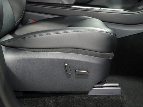 Used 2025 Tesla Model Y Long Range RWD image 62