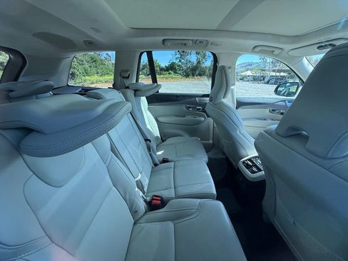 Used 2023 Volvo XC90 T8 Ultimate w/ Lounge Package image 10