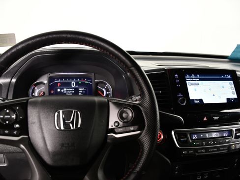 Certified 2024 Honda Passport Black Edition image 17