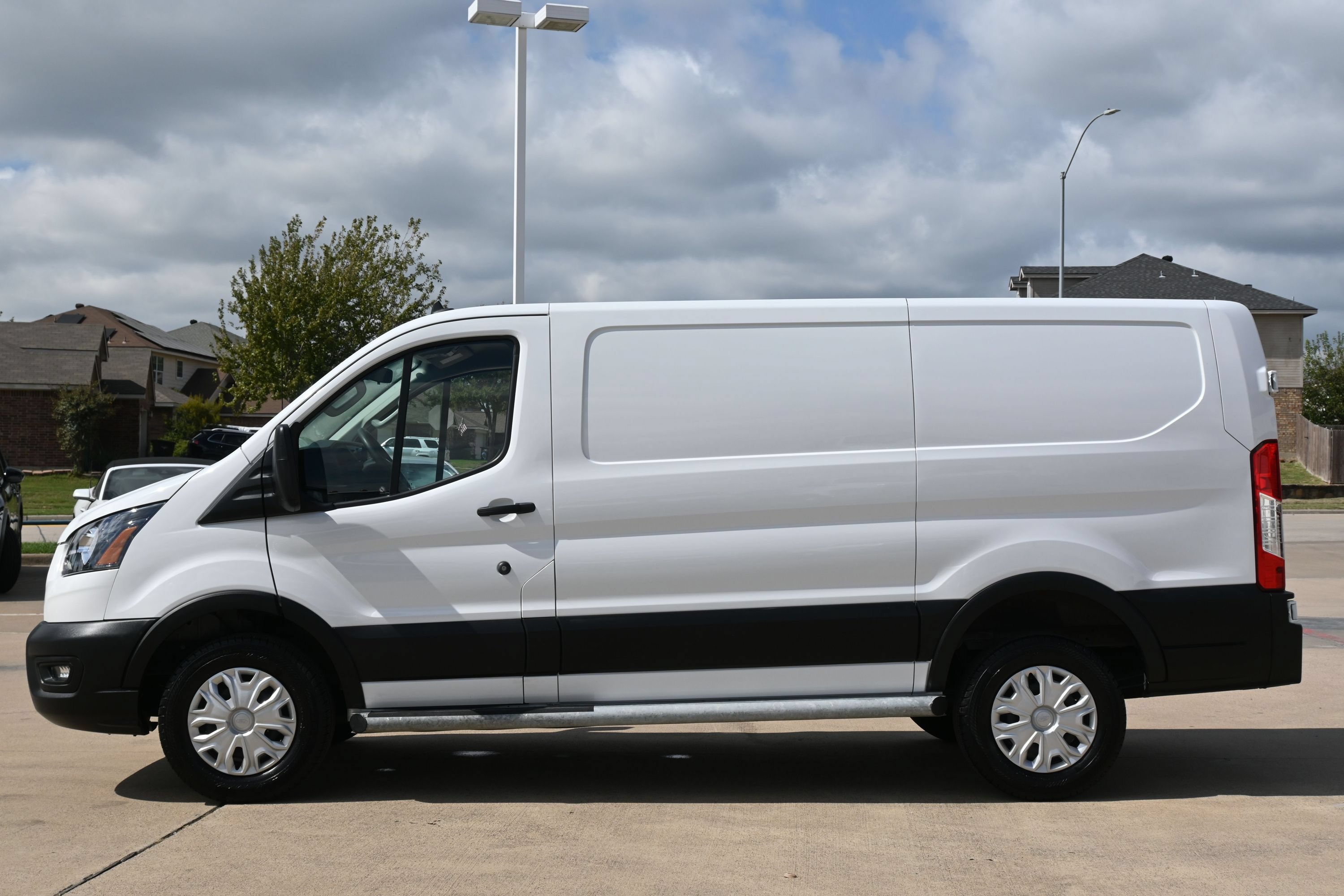 Used 2025 Ford Transit 250 Low Roof w/ Exterior Upgrade Package RWD image 5